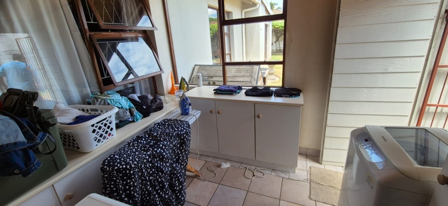 4 Bedroom Property for Sale in Overbaakens Eastern Cape